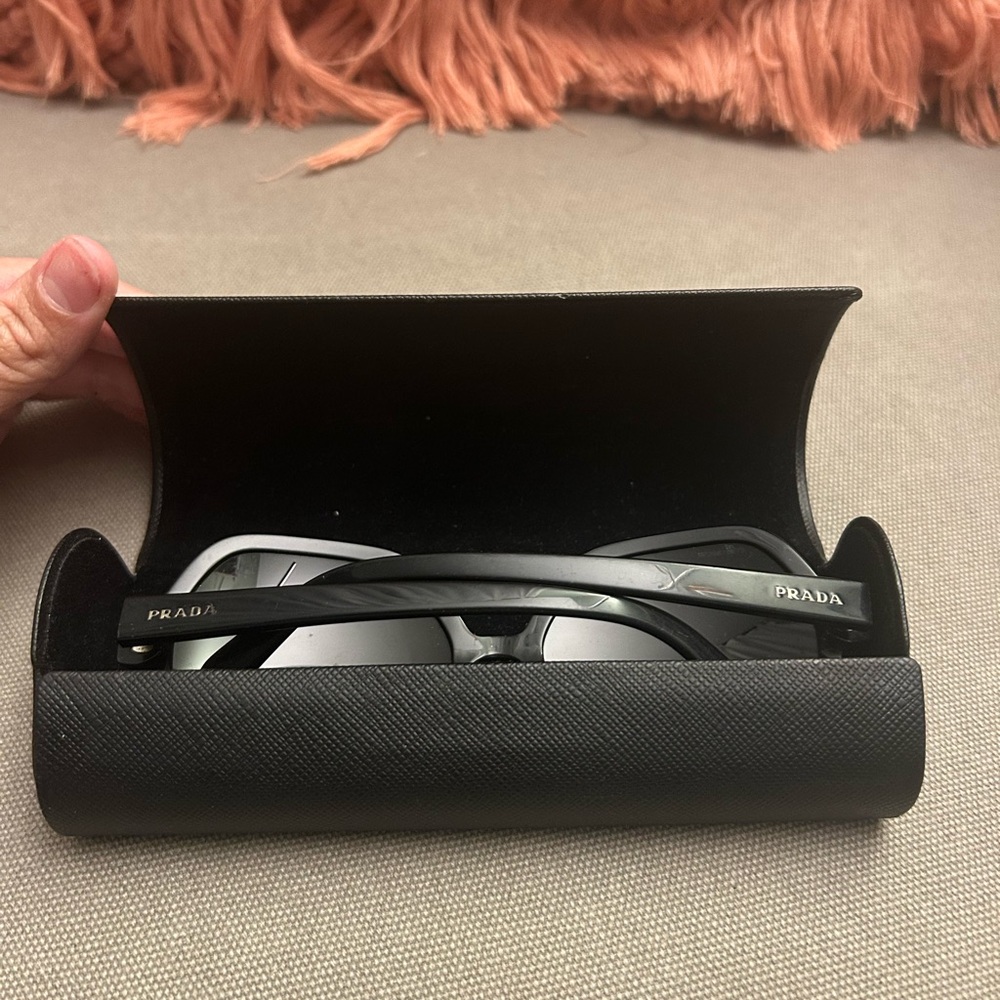 PRADA SUN GLASSES w/case